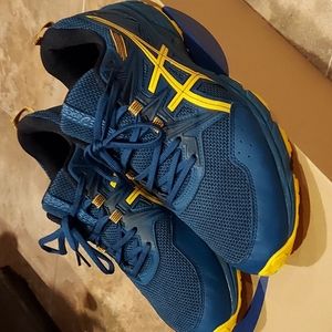 Asics Gel Venture 8 mens trail running sneakers size 10.5